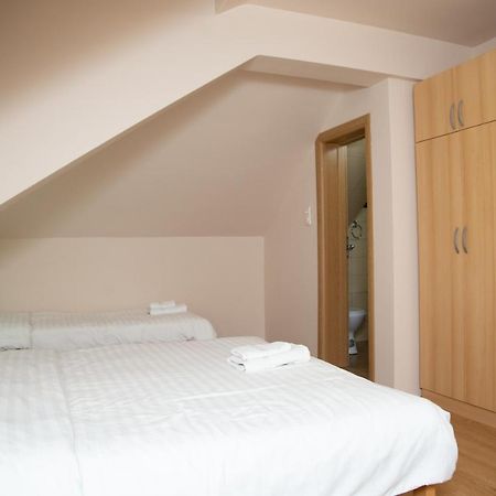Motel Imperija Ub Zewnętrze zdjęcie