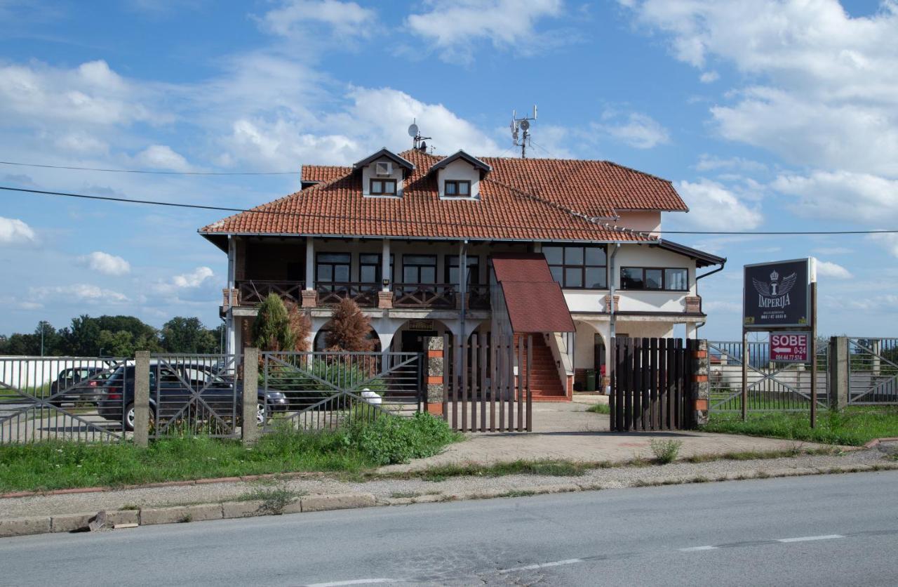 Motel Imperija Ub Zewnętrze zdjęcie