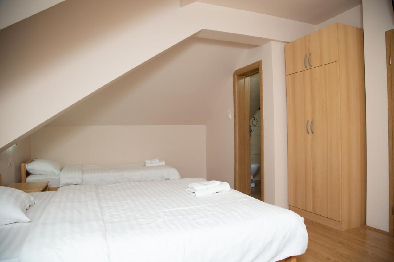 Motel Imperija Ub Zewnętrze zdjęcie