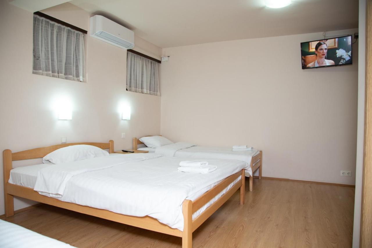 Motel Imperija Ub Zewnętrze zdjęcie