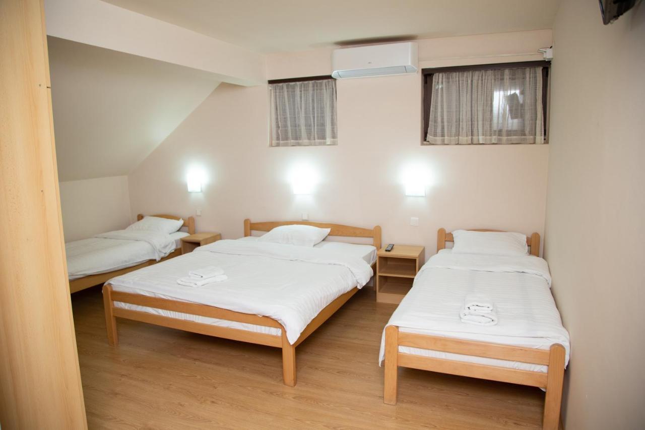 Motel Imperija Ub Zewnętrze zdjęcie