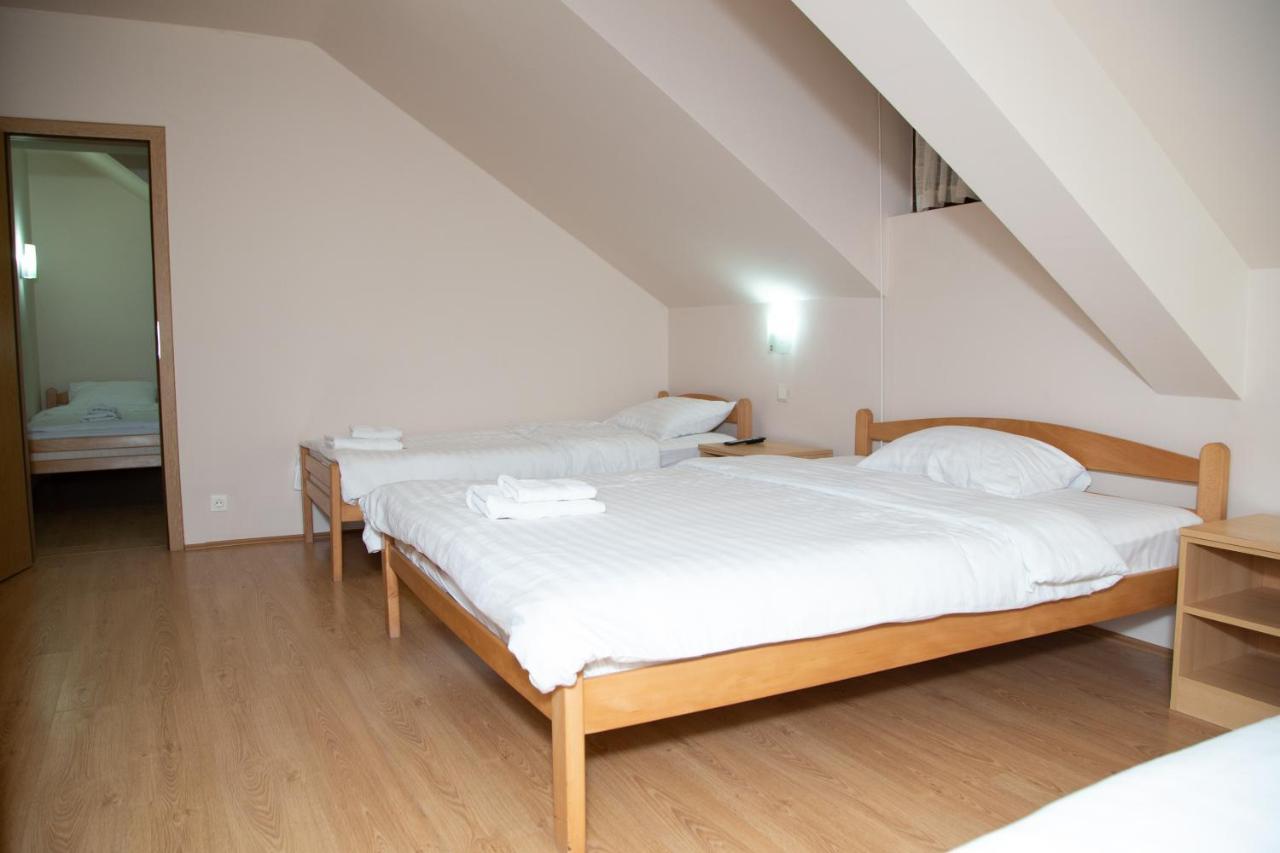 Motel Imperija Ub Zewnętrze zdjęcie