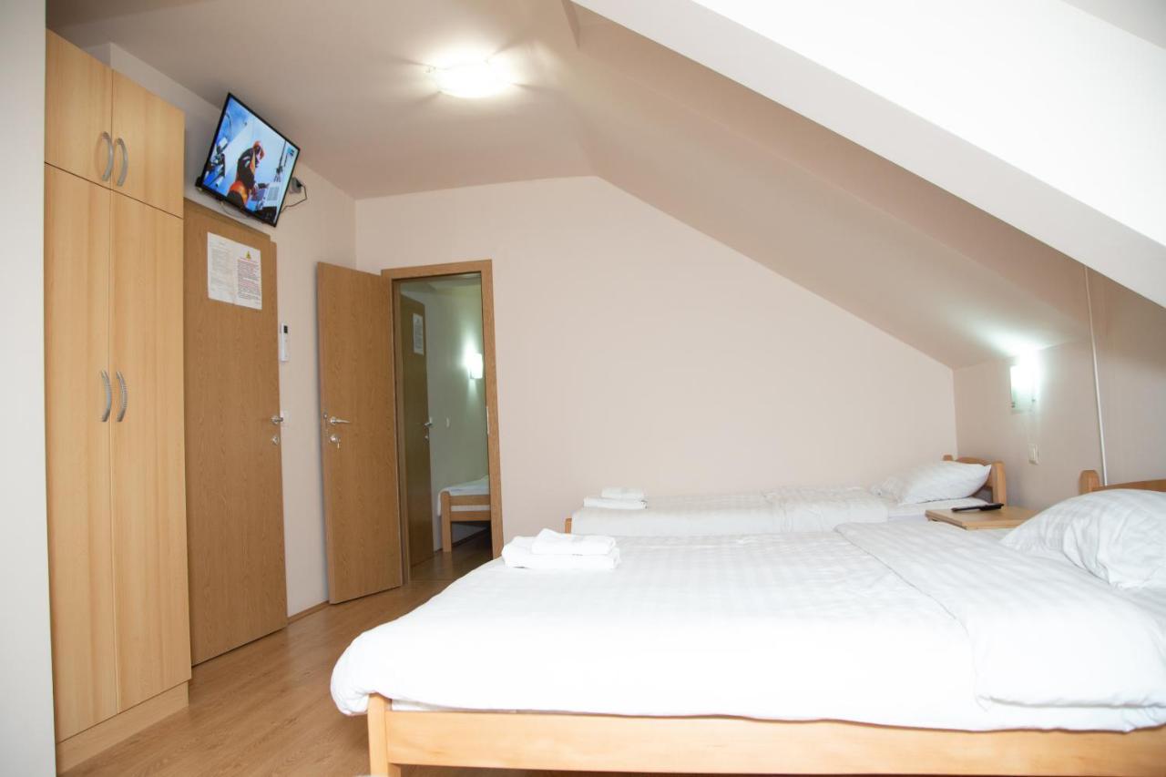 Motel Imperija Ub Zewnętrze zdjęcie
